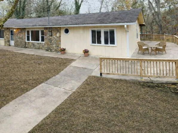 1211 Upper Brush Creek Rd, Fairview, NC 28730