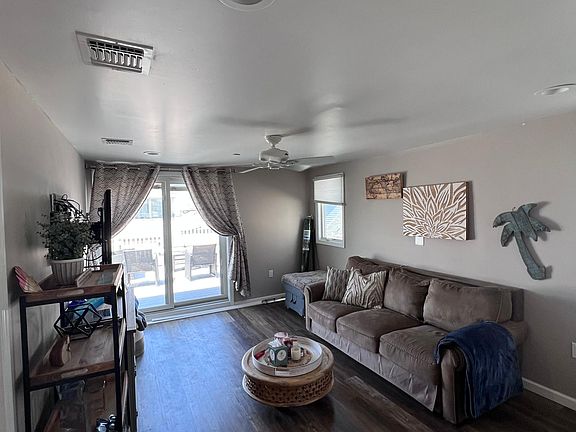 4th image of 32 Michigan St Floor 2