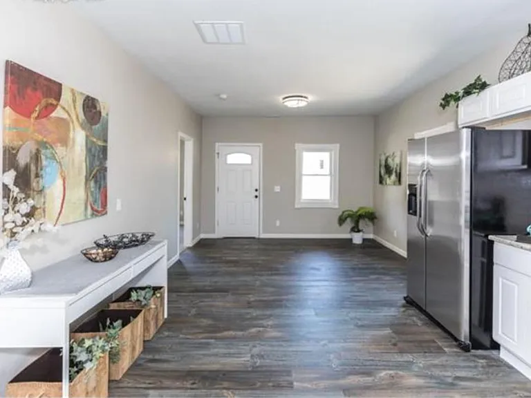 3131 W Pikes Peak Ave — Photo 3