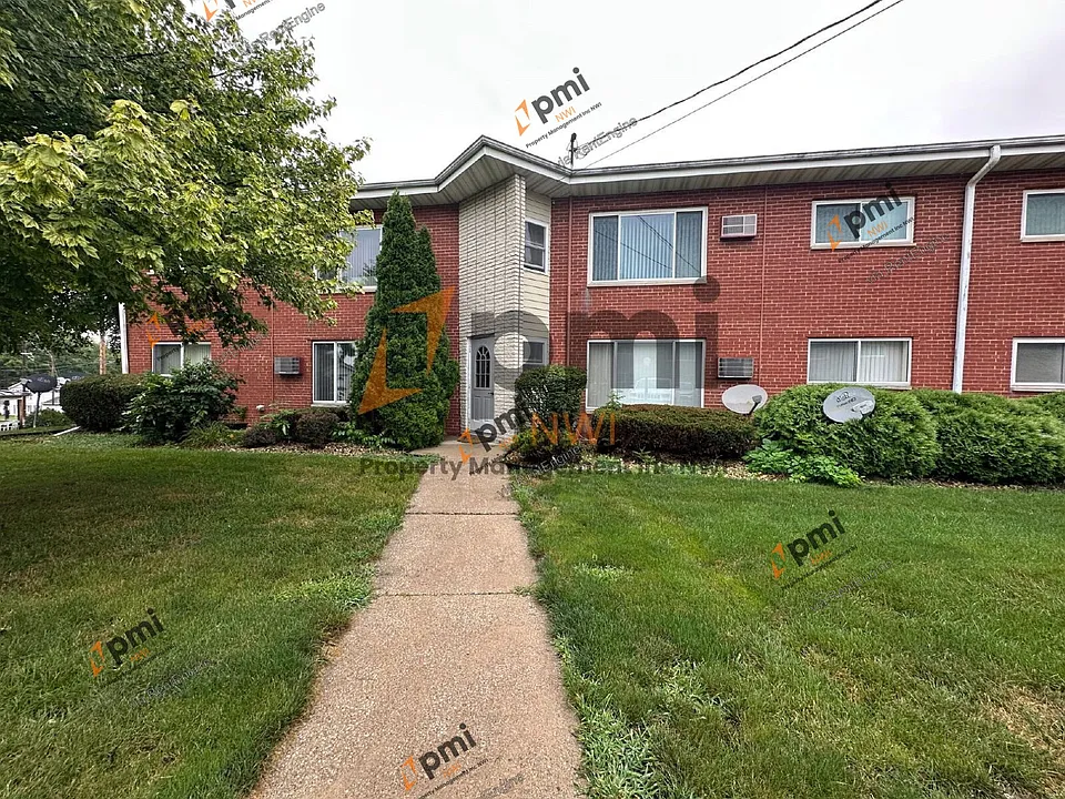 105 Harrington Ave #3