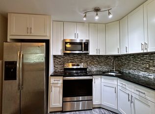 16 Sanford St #2, Huntington Station, NY 11746