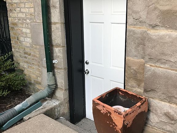 3rd image of 3244 W Potomac Ave