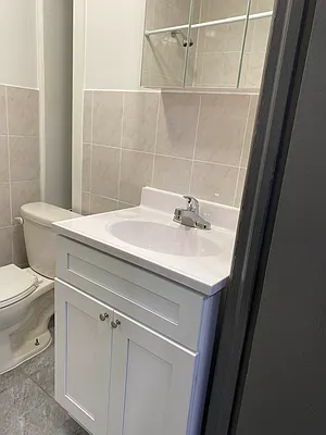 Rented by New York Realty Minimax Inc | media 17