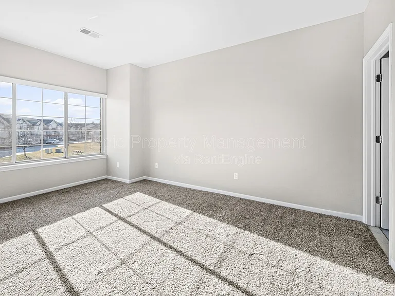 45487 Revere Dr — Photo 7