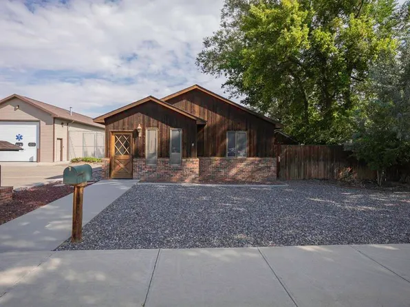 1015 Robertson Ave, Worland, WY 82401