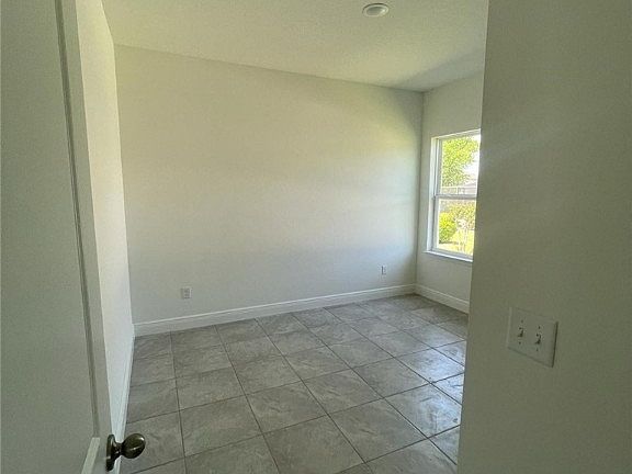 5th image of 1571 W Alexander Dr