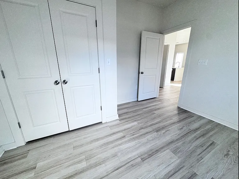2105 Clark St #A — Photo 15