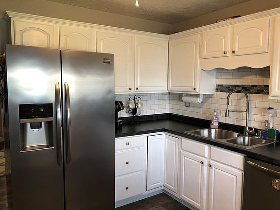 3rd image of 723 Dalton St