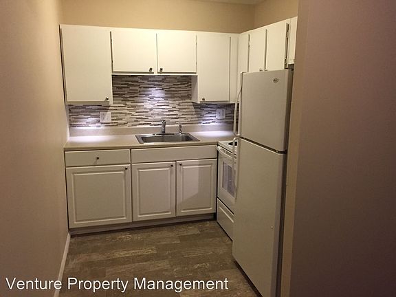 5th image of 2814 Harrison Ave APT 4