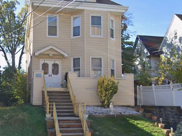 98 W 31st St, Bayonne, NJ 07002