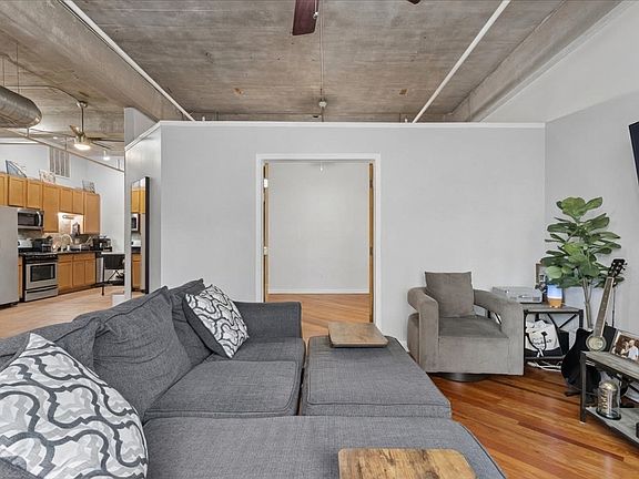 3rd image of 1528 S Wabash Ave APT 403