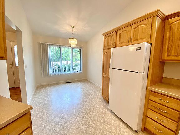 5th image of 2110 Wyndham Ln