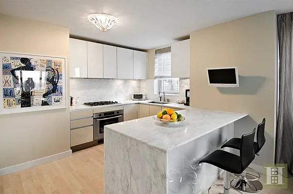 Rented by Halstead Real Estate | media 38