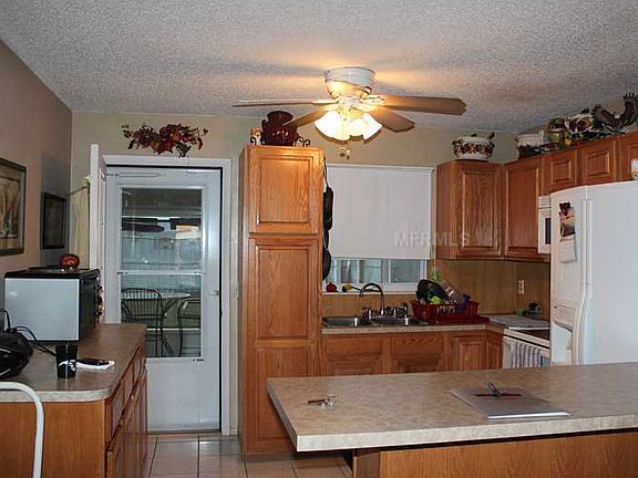 3rd image of 854 School Ave