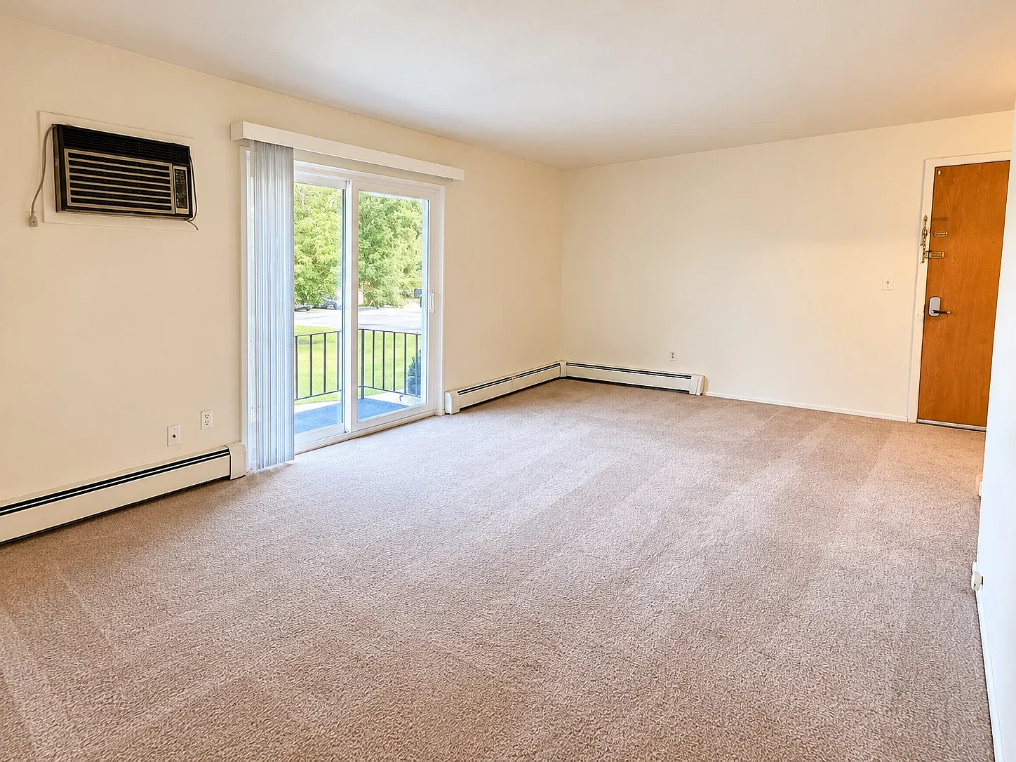 2 bed, 850 sqft, $925 — Photo 2