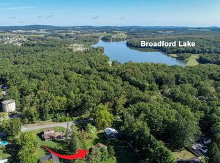 809 Mountain Rd, Oakland, MD 21550