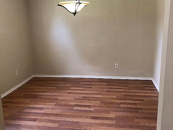 3rd image of 2920 W 15th St