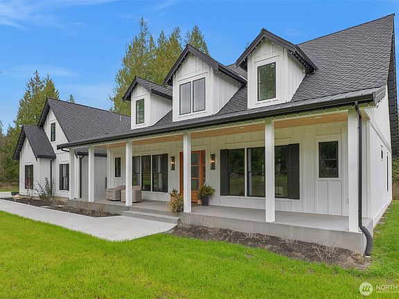 5th image of 20303 44th Avenue NW