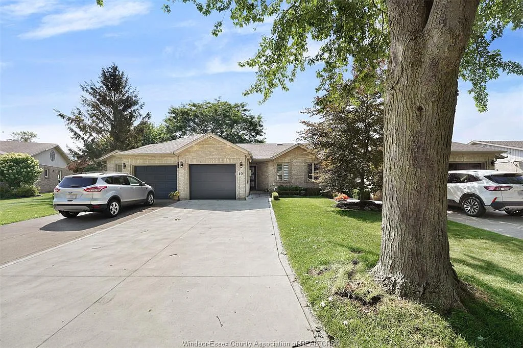 2 bed, $2,600 — Photo 2