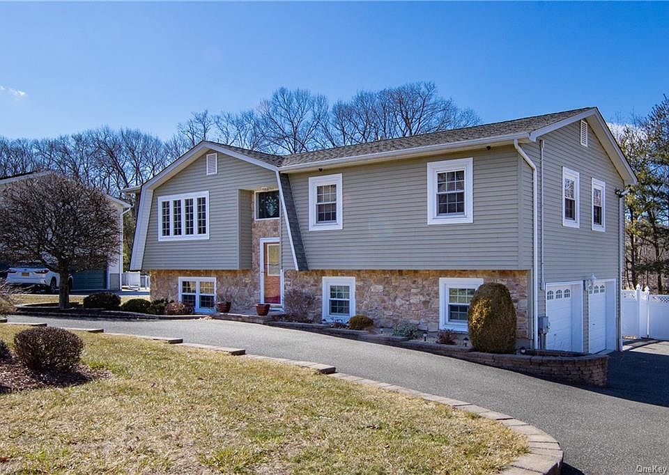 1st image of 13 Ivy Ln