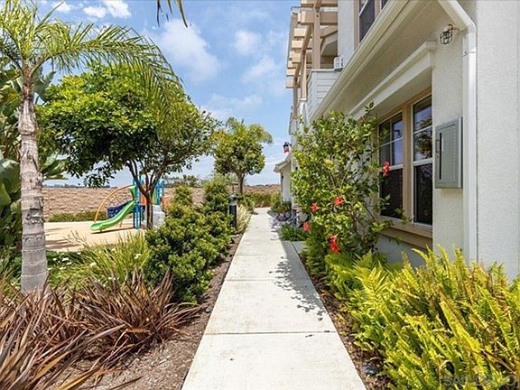 4th image of 840 Harbor Cliff Way Unit 299