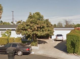 9726 Kennelly Ln, Anaheim, CA 92804