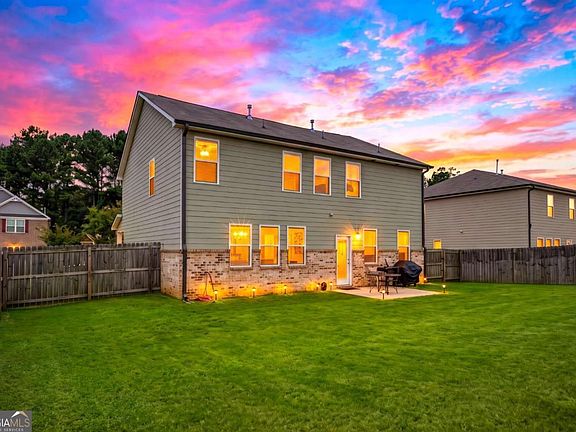 5th image of 372 Layfield Dr