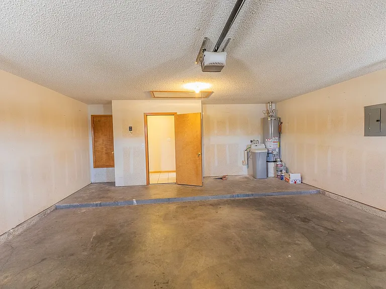 1378 Challenger Ave — Photo 32