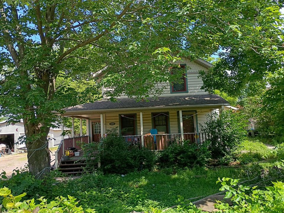 1st image of 122 S 4th St