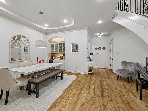 2nd image of 708 Asbury St