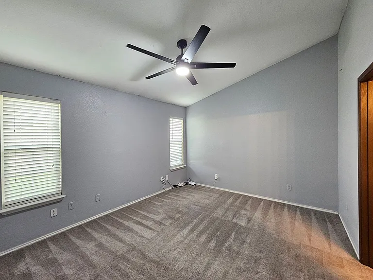 2209 Pixton Dr — Photo 9
