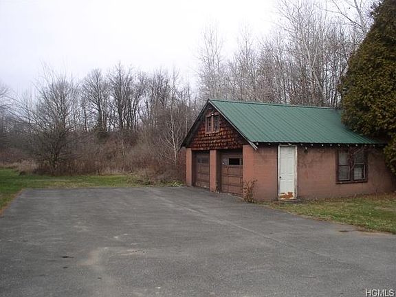 4th image of 221 S Ohioville Rd