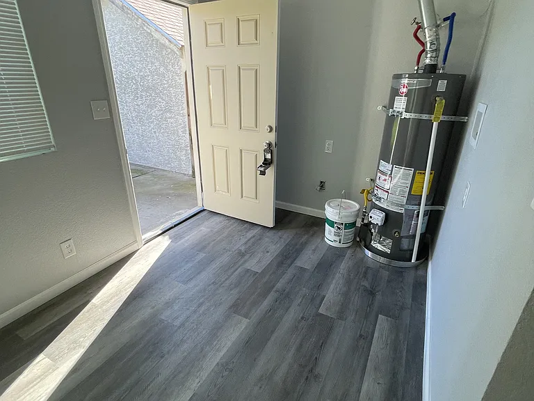 1311 Lemon St — Photo 4