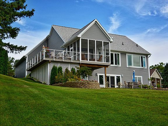 3rd image of 11604 Bradley Dr