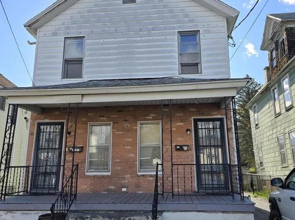 37 Green St, Carbondale, PA 18407