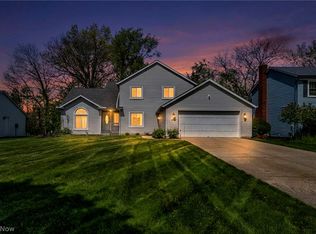 5165 Stevenson St, Richmond Heights, OH 44143