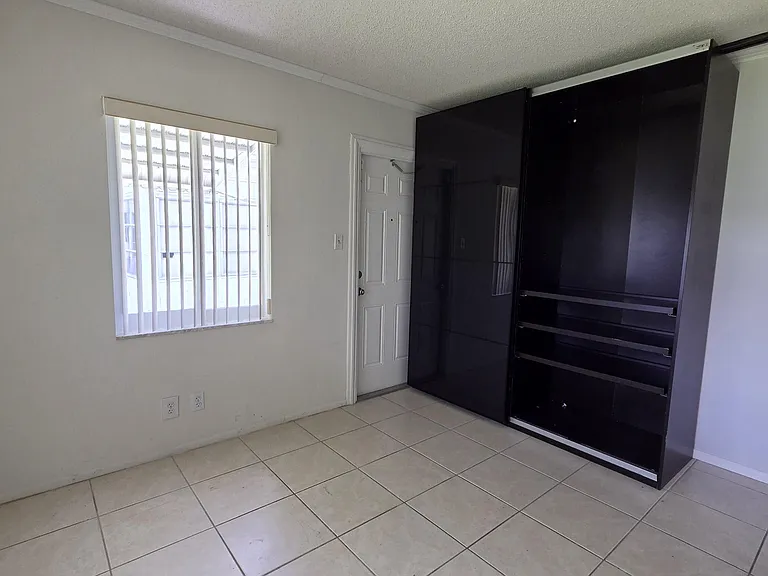 7002 NW 71st Ave — Photo 14