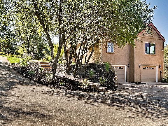 2nd image of 2057 Ali Ln