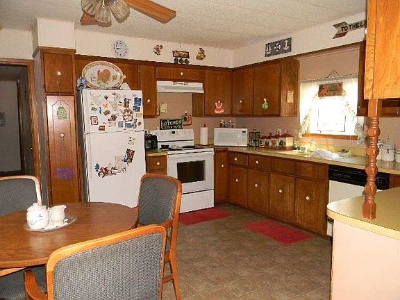 5th image of 634 Frontier Dr