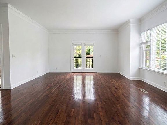 2nd image of 4202 Harding Pike #103