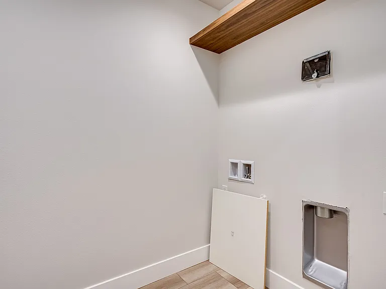 11010 NE 54th Ave — Photo 23