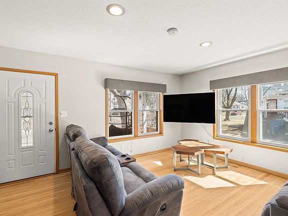 5th image of 3116 52nd St