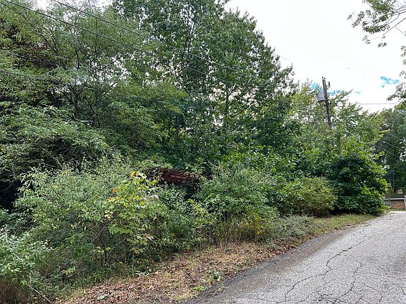 3rd image of 9749 Karen Ct