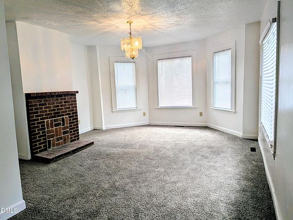 4th image of 910 S Main St