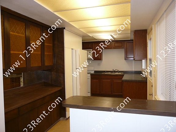 4th image of 1108 W Avenue J9