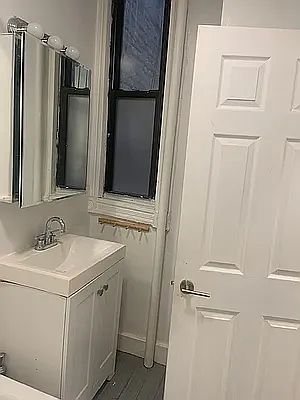 4th image of 445 E 78th St APT 4A