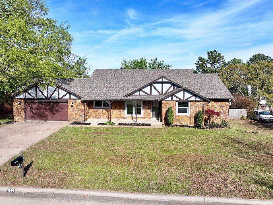 1st image of 1144 N Faulkner Dr