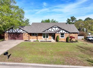 1144 N Faulkner Dr, Claremore, OK 74017