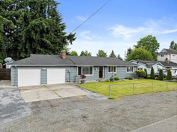 3rd image of 118 Violet Meadow St E