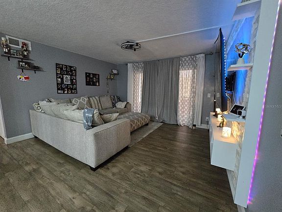 3rd image of 1624 S Pine Ridge Cir #D2